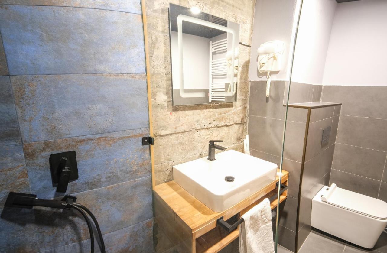 Hotel Posta Mestia Ngoại thất bức ảnh
