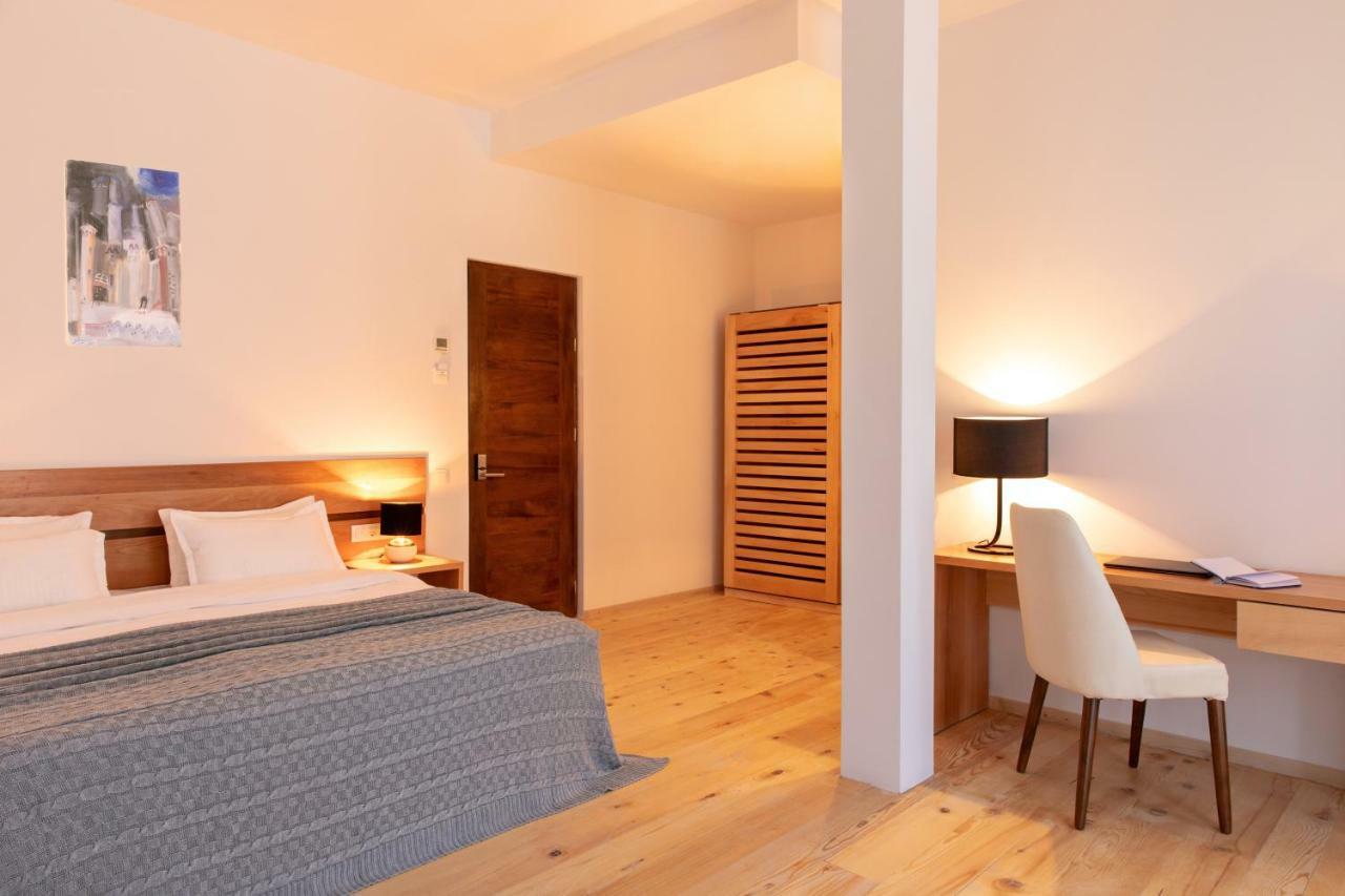Hotel Posta Mestia Ngoại thất bức ảnh
